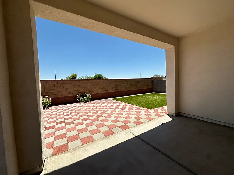 10319 W Harmony Ln — Photo 47