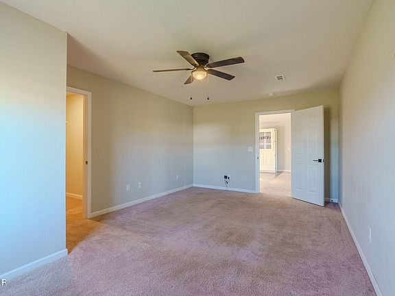 5th image of 334 Pin Oak Dr