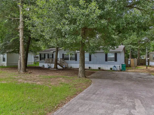 9529 Maple Ridge Dr, Willis, TX 77318