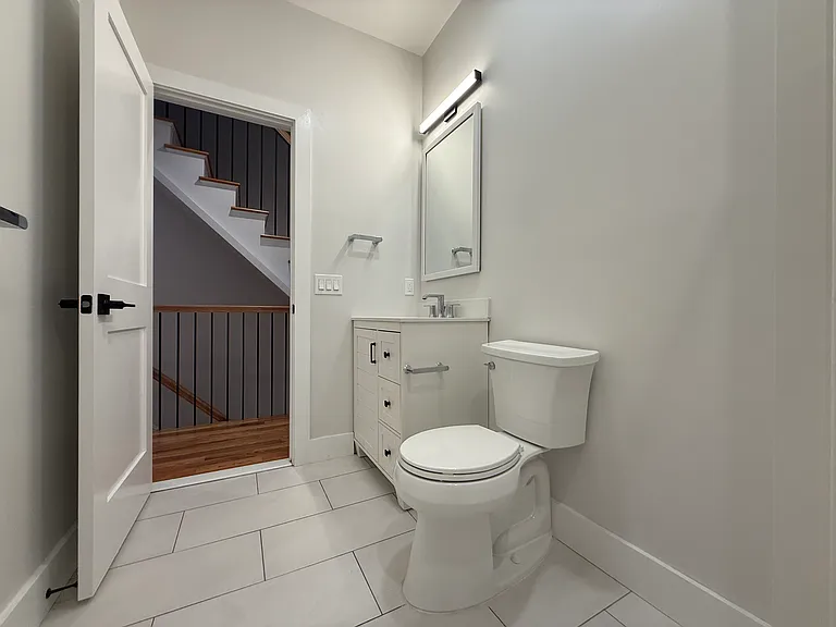 160 Main St #4 — Photo 23