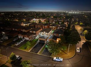 34 Lamp Cres, Vaughan, ON L4L6J9