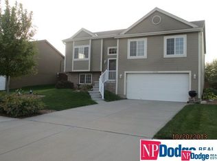 11654 Willow Park Dr, Gretna, NE 68028