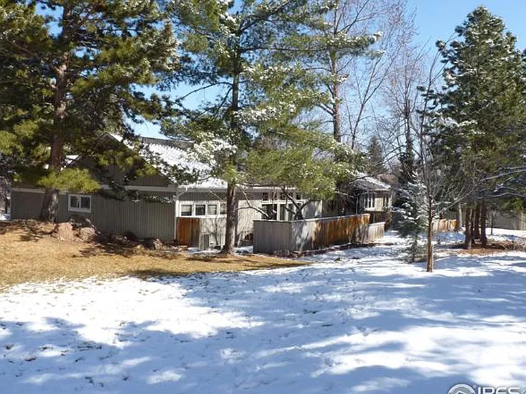 1320 Oak Ct — Photo 15
