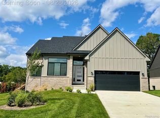 2936 W Walton Blvd, Waterford, MI 48329