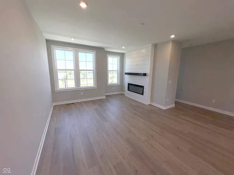 418 Elite St — Photo 17