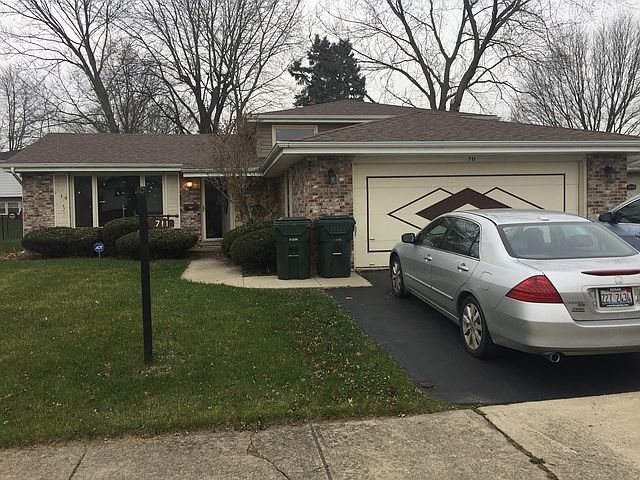 1st image of 711 E 193rd St