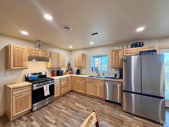 4th image of 176 Golden Hills Dr
