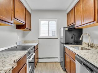1352 Clarence Ave APT 37, Lakewood, OH 44107
