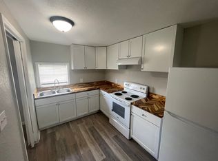 8724 Ocean Springs Rd #B, Ocean Springs, MS 39564