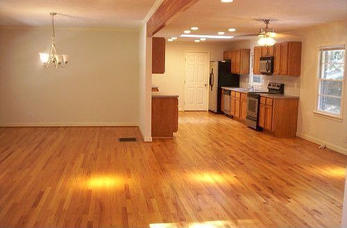 4th image of 439 Dorsey Cir