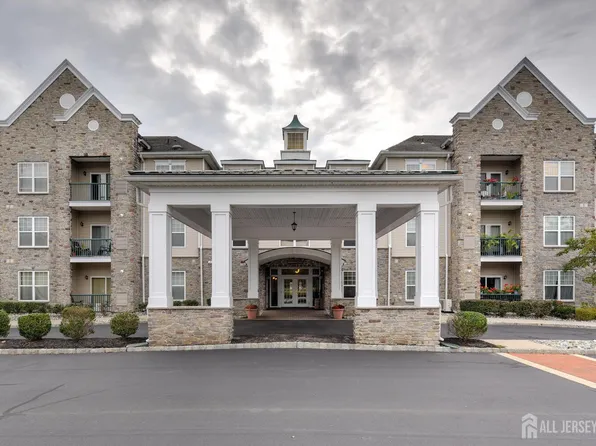 100 Middlesex Blvd APT 211, Plainsboro, NJ 08536