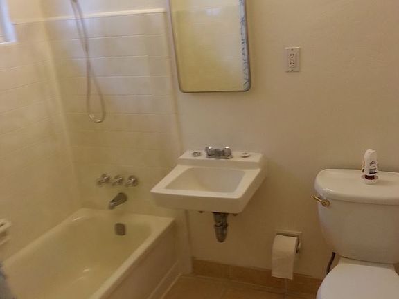 2nd image of 920 V St APT 4