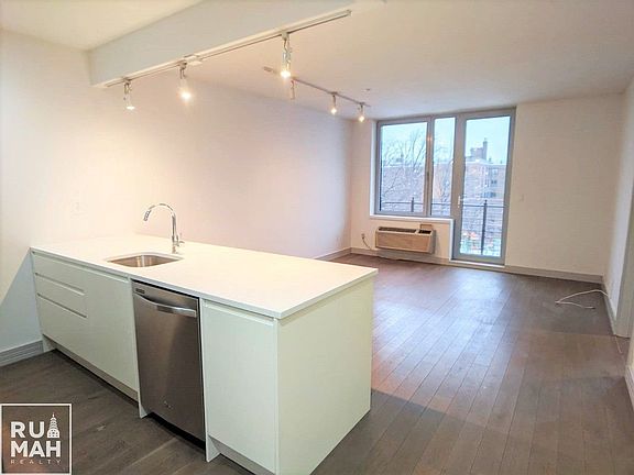 3rd image of 812 Myrtle Ave #6H