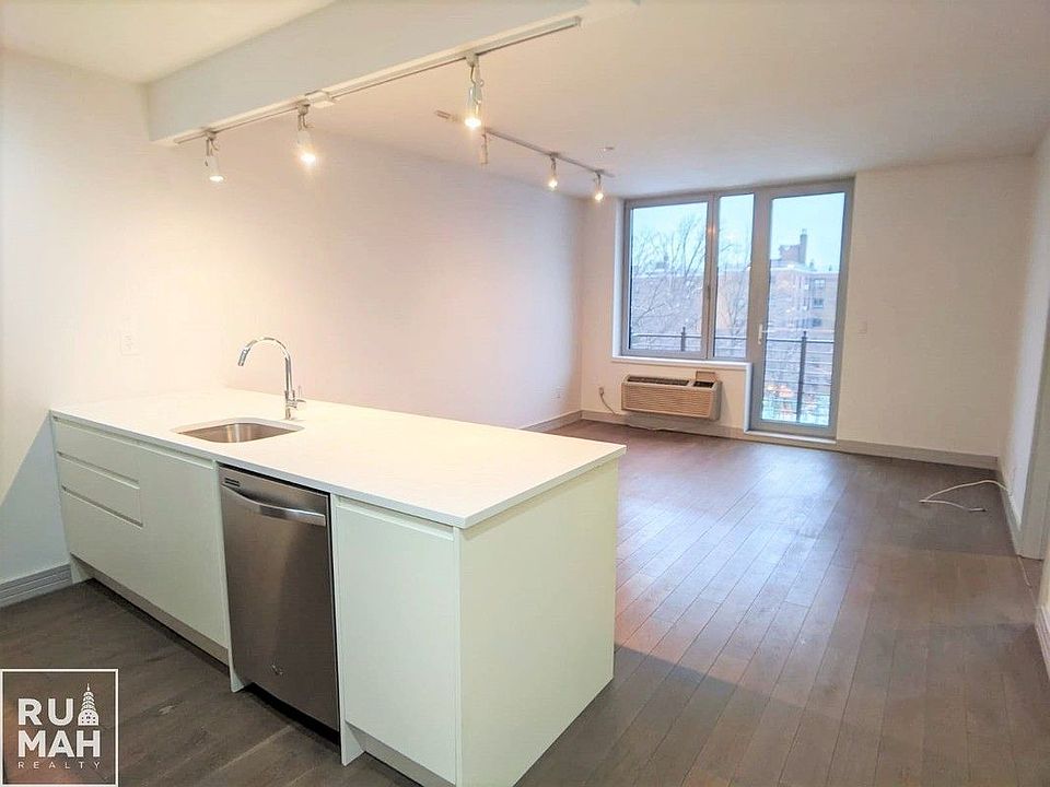 1st image of 812 Myrtle Ave #402