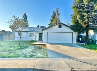 2363 Sierra View St, Selma, CA 93662