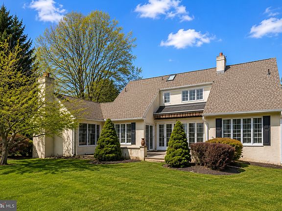 2nd image of 684 Wetherby Ln