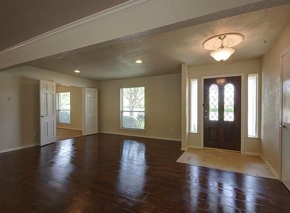 3rd image of 6000 Woodway Dr