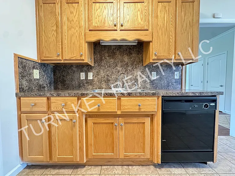 114 Vann Cir — Photo 7