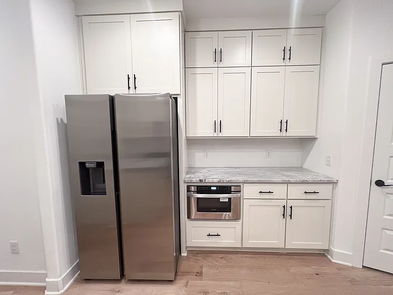 1246 W James St #2 — Photo 4