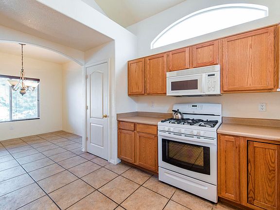 3rd image of 10115 Calle Placido NW