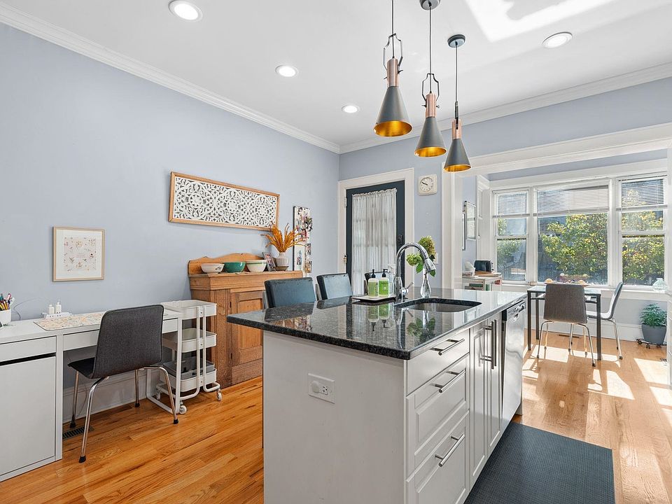 1st image of 2811 Summit Ave #2