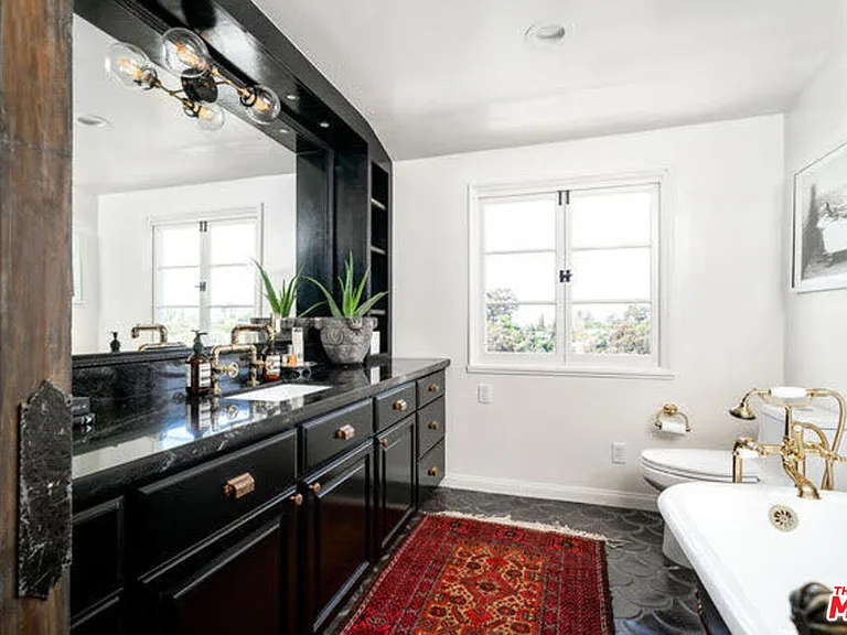 3351 N Knoll Dr — Photo 31