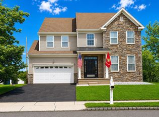 9 Clark St, Sayreville, NJ 08872