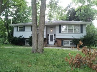 619 S 9th Ave, St Charles, IL 60174