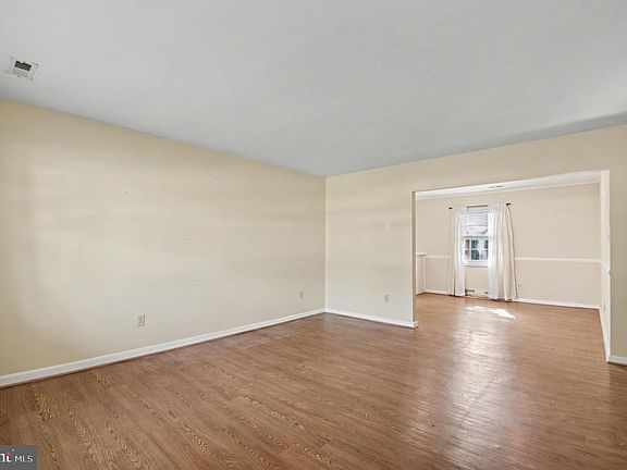 3rd image of 4117 Midway St
