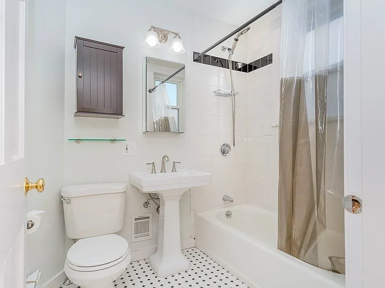 53 Rutland St #2 — Photo 6