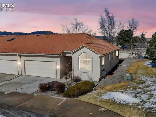 12 Luxury Ln, Colorado Springs, CO 80921