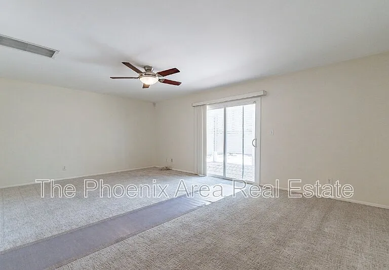 1001 E Campus Dr — Photo 23