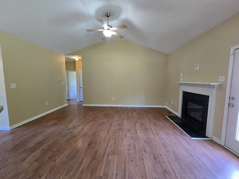 1421 Tawny View Ln — Photo 24