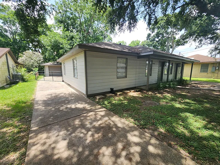 610 Tovrea Rd — Photo 1