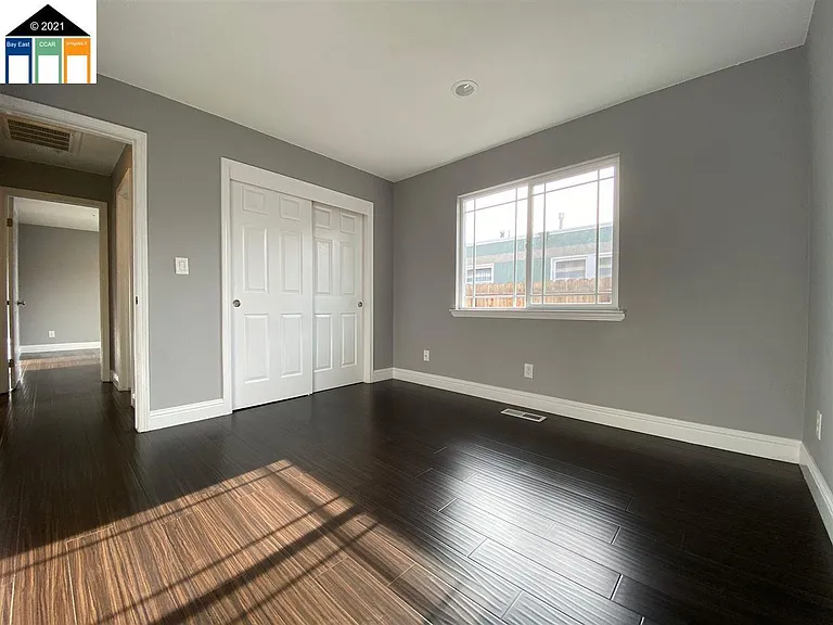 6952 Graham Ave — Photo 10