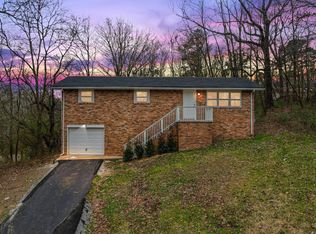 2 Kent Dr, Rossville, GA 30741