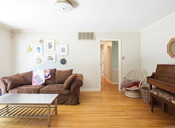 3rd image of 6234 Knollgate Dr