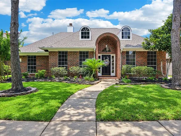 2217 Fairwater Park Drive, League City, TX 77573
