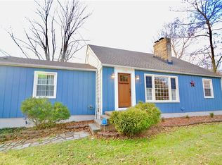 7568 Oakwood Ave, Seven Hills, OH 44131