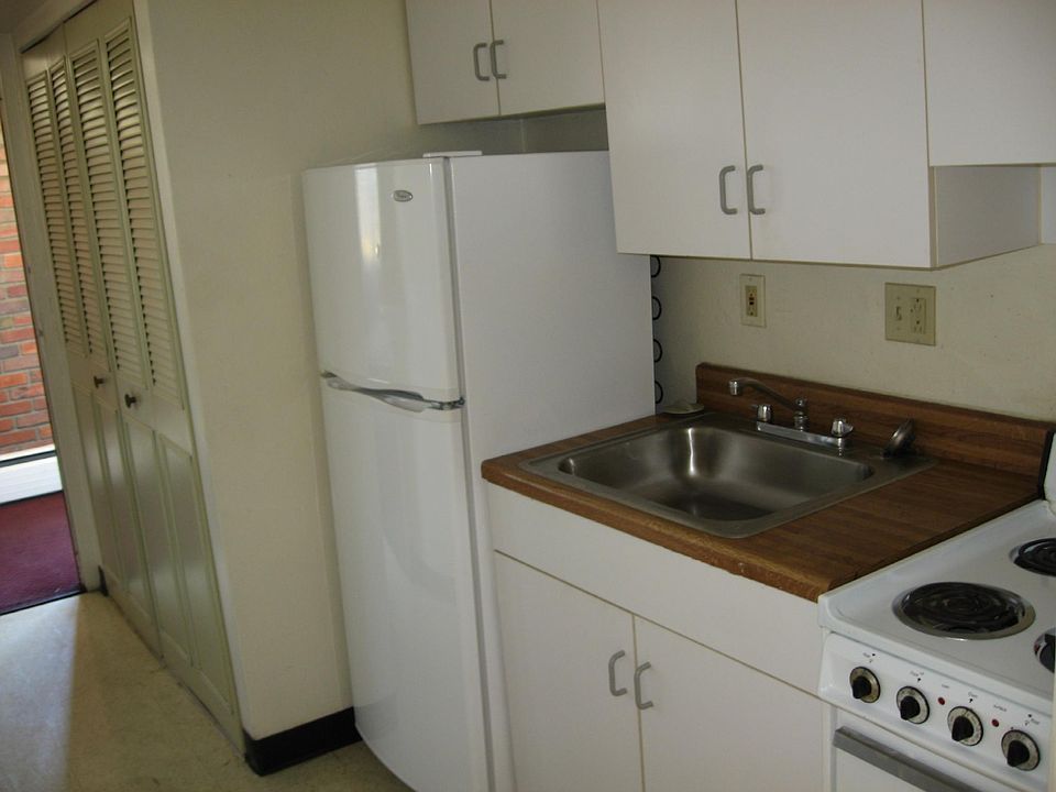 2nd image of 233 N Craig St APT 201