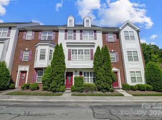 10041 Treeside Ln, Matthews, NC 28105