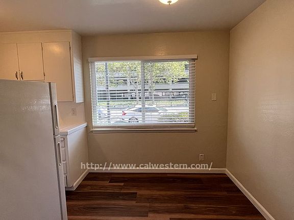 5th image of 375 S 4th St APT 1