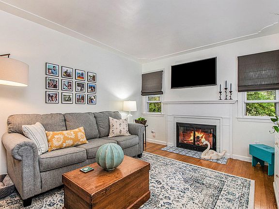 4th image of 2050 Gorham Dr SE
