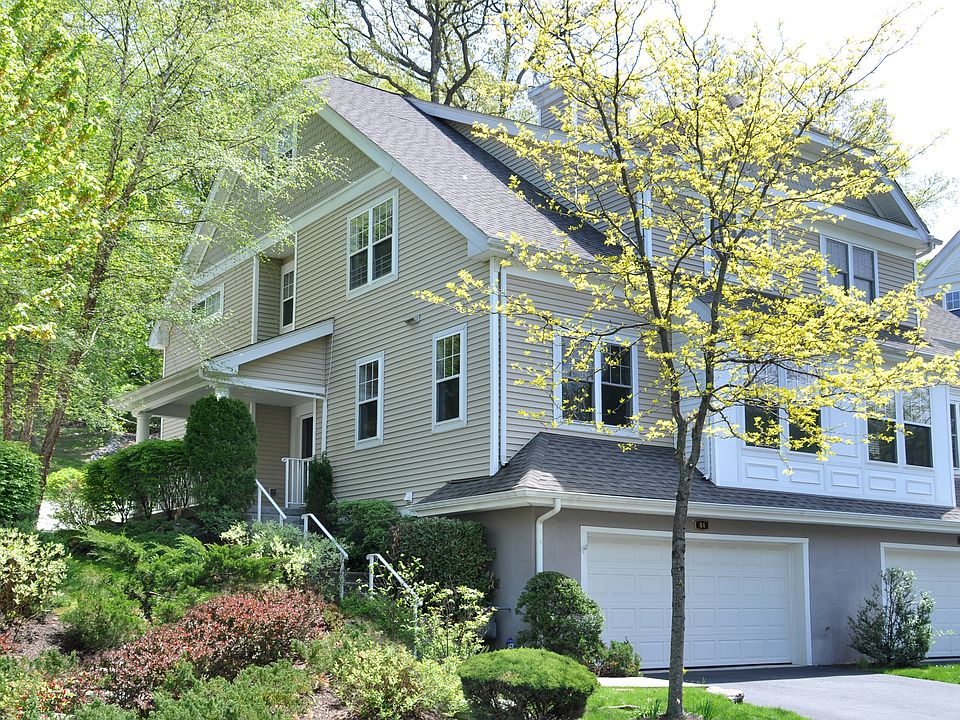 1st image of 44 Briarbrook Dr #44
