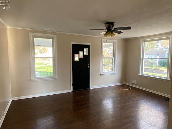 3rd image of 703 Vine St