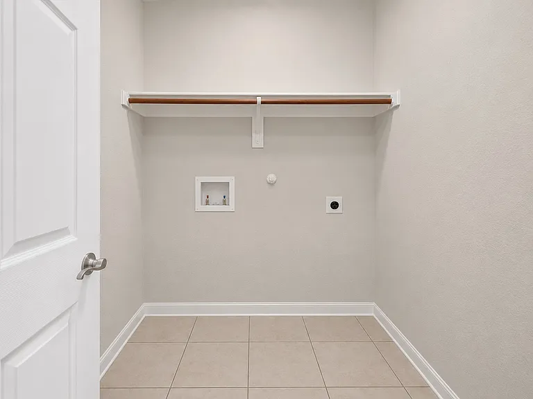 358 Fairlanding Ave — Photo 17