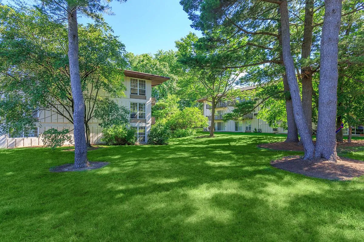 North Wood Apartments — Photo 4