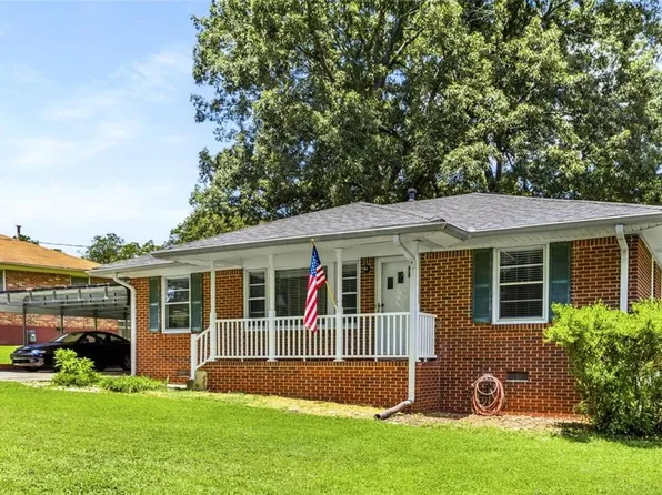 1208 Ellington Dr, Lake City, GA 30260