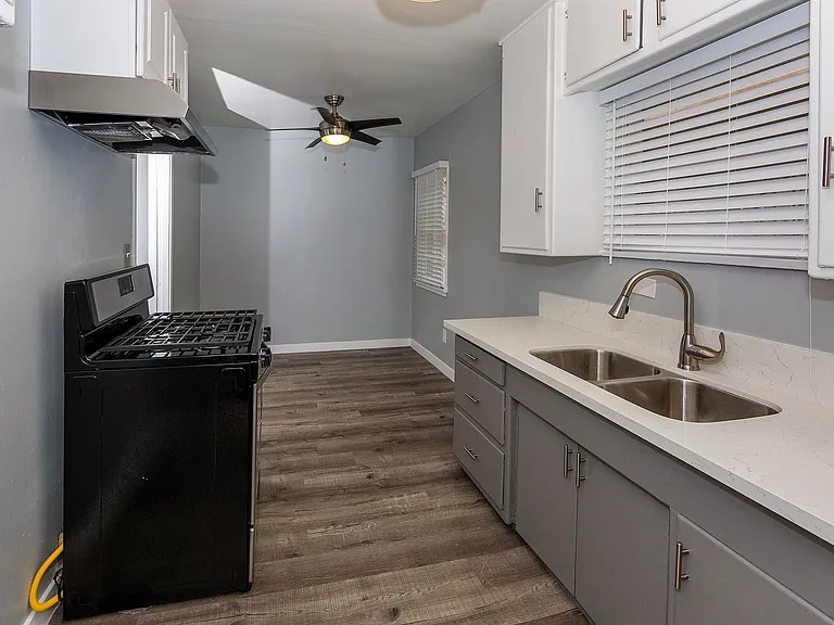 1430 Chestnut Ave — Photo 8