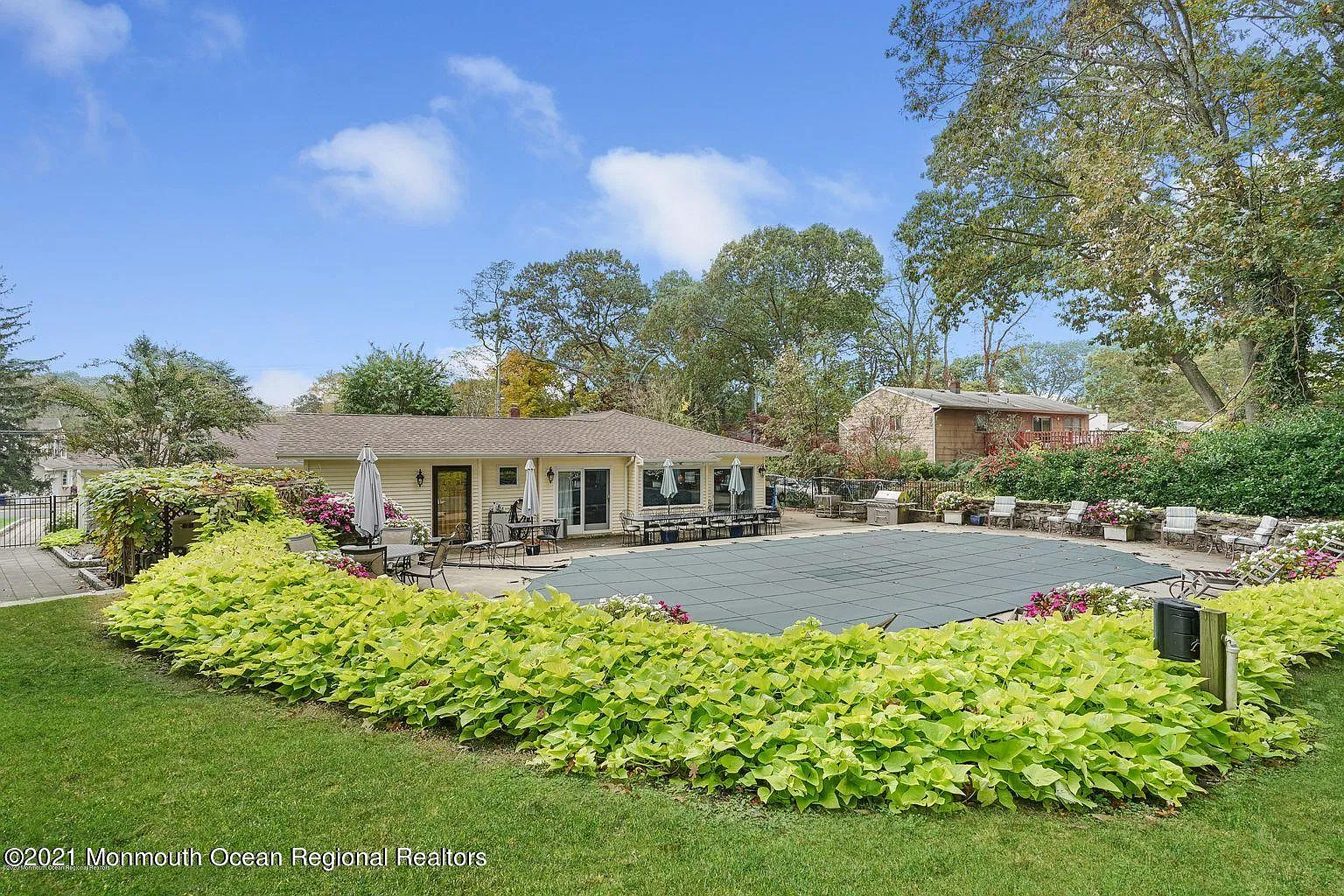 3 bed, 3.5 bath, 2748 sqft, $3,200 — Photo 3